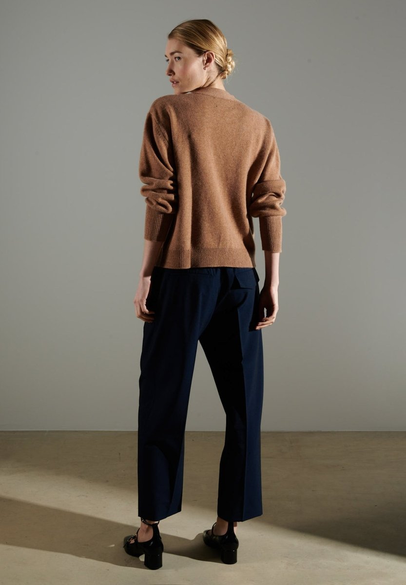 Cardigan col V femme en cachemire 4 fils camel - NAMI 1